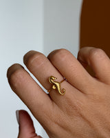 GOLDEN SEAHORSE RING