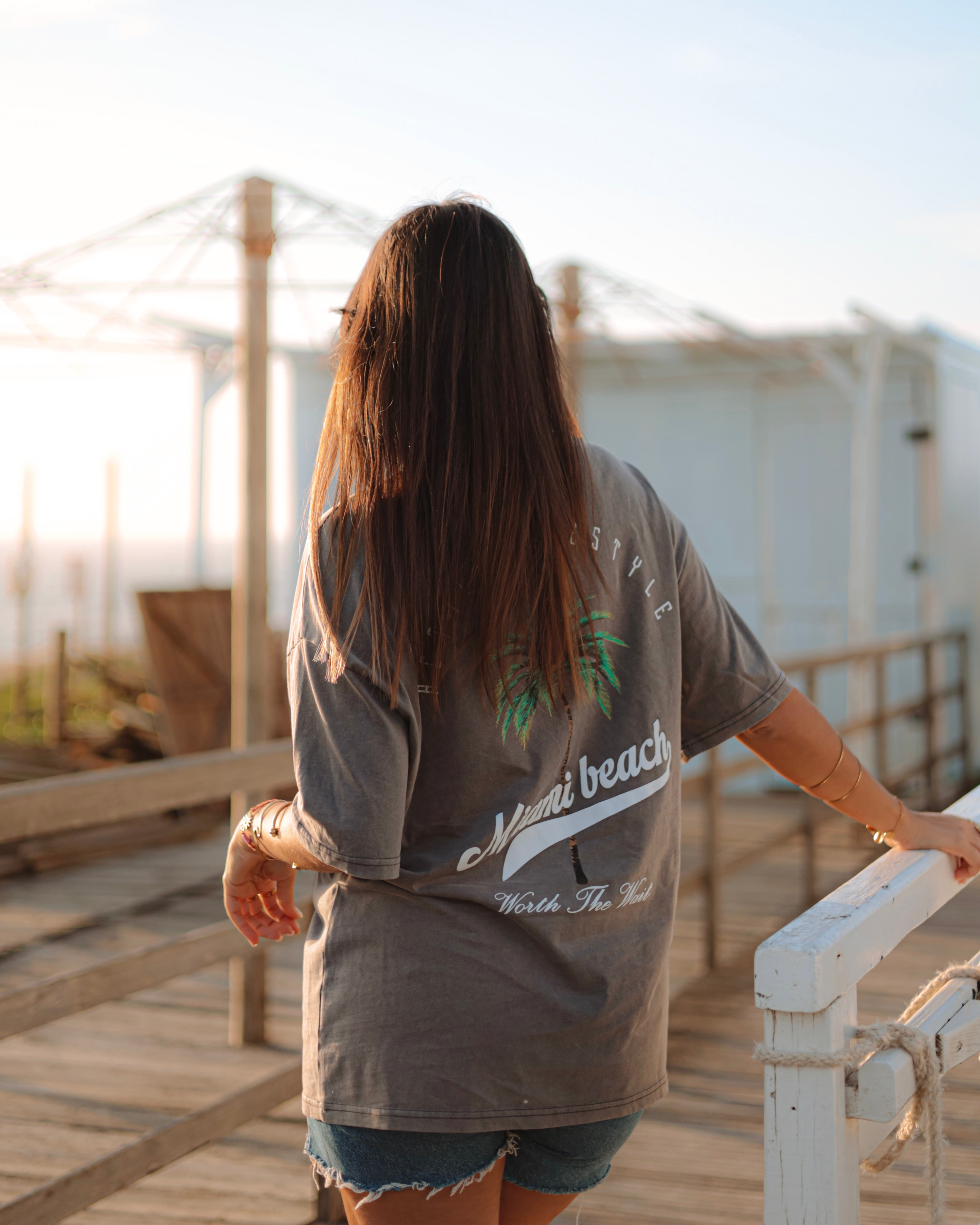 MIAMI BEACH T-SHIRT - GREY WASHED
