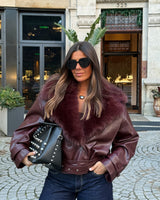 CHAQUETA BURDEOS CON CUELLO DE PIEL SINTÉTICA