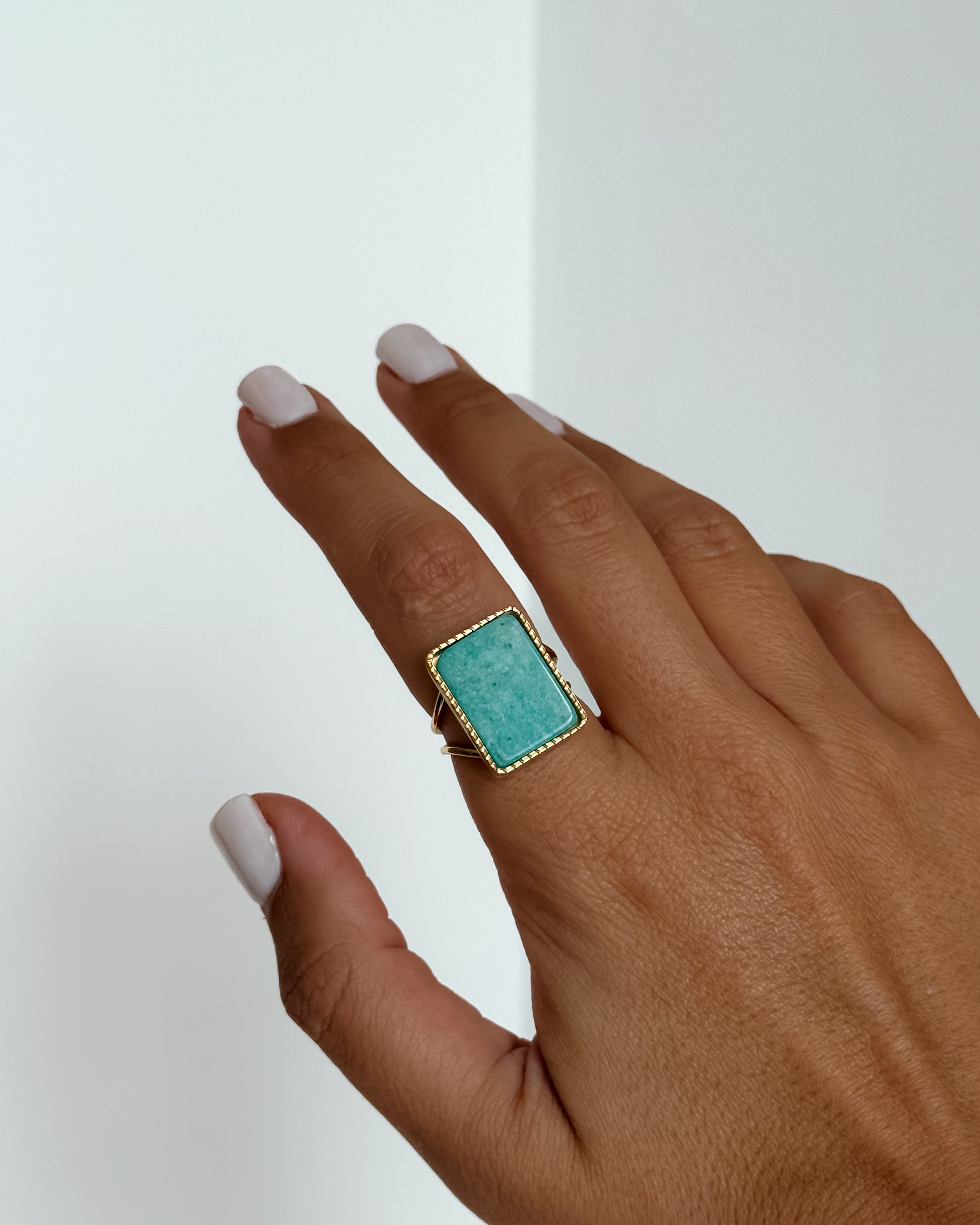 EMERALD GLOW RING