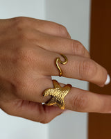 GOLDEN WAVE RING