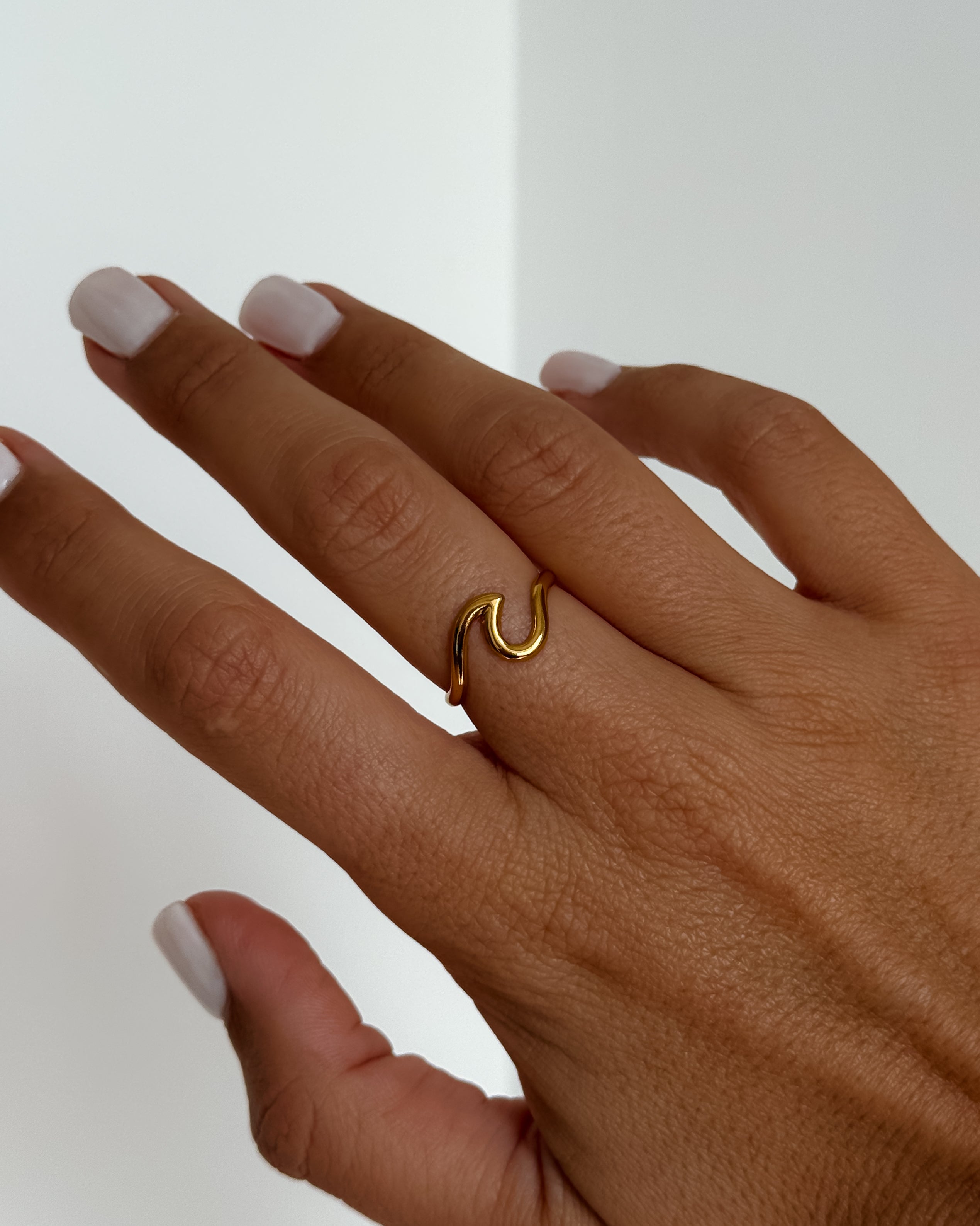 GOLDEN WAVE RING