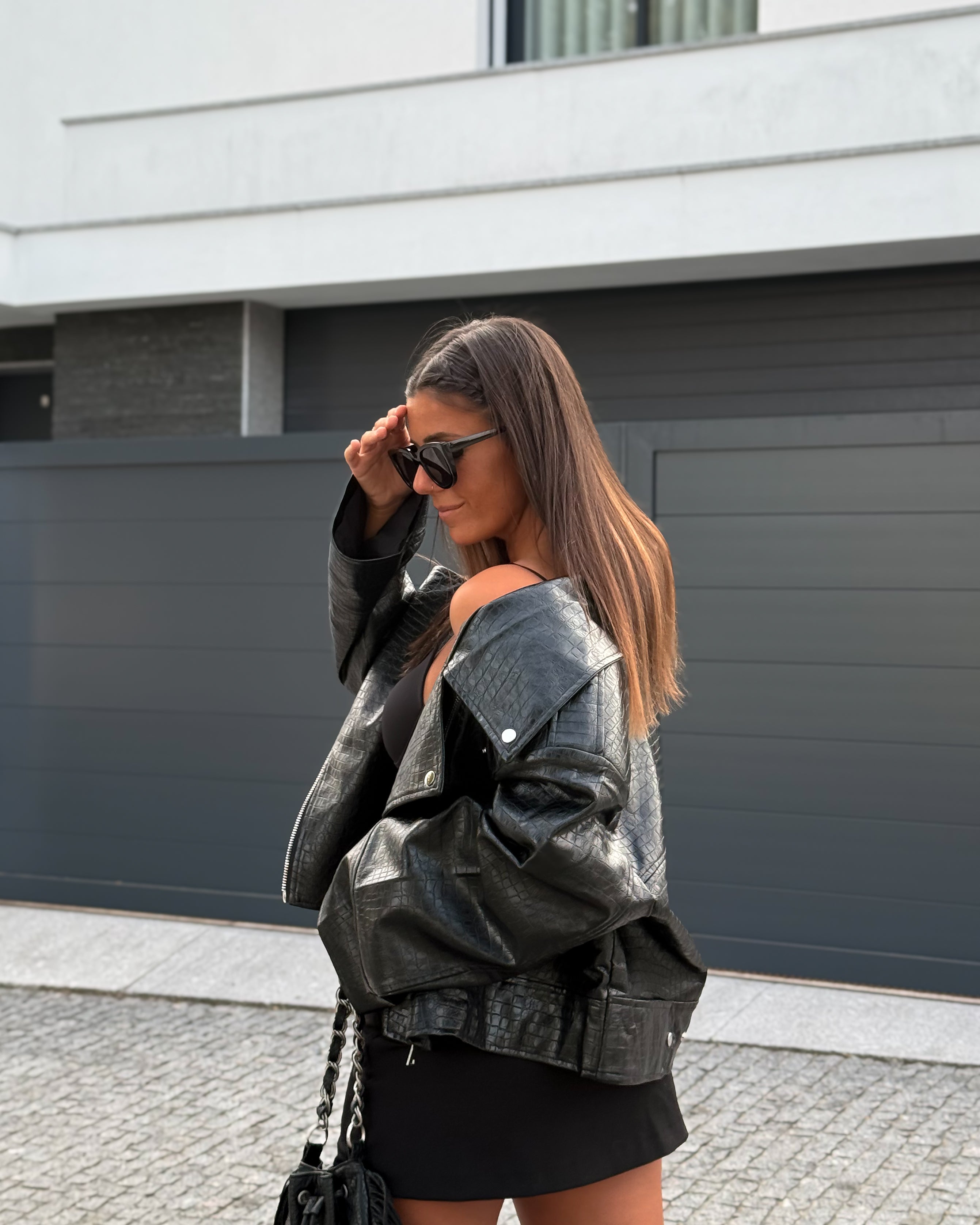 RAVEN OVERSIZED JACKET - BLACK